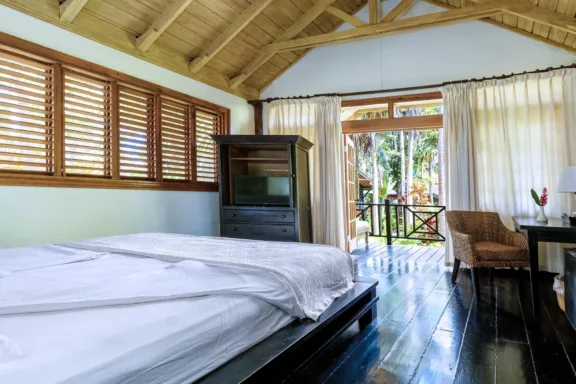 Last Minute Deals - Treetop Deluxe